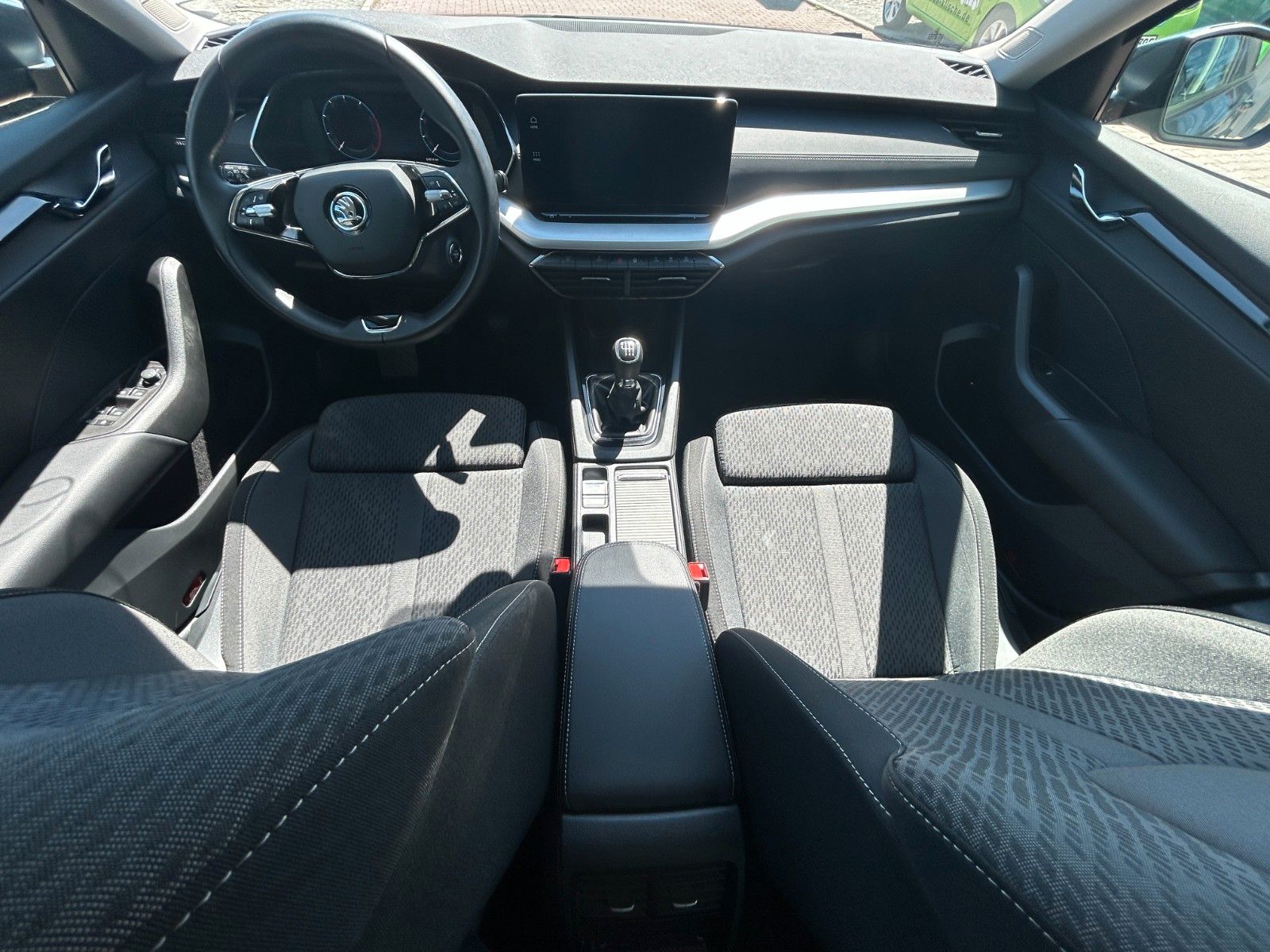 Skoda OCTAVIA Combi 1.5 TSI - Samsaru's Car Outlet