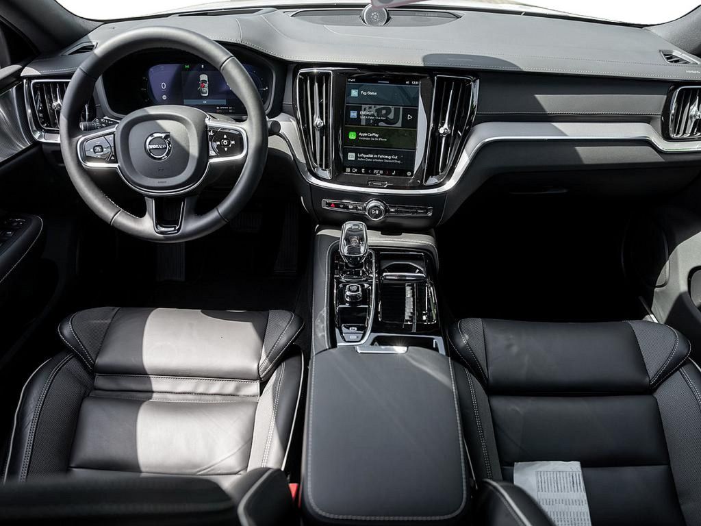 Volvo S60 T8 AWD Ultimate Dark AWD HUD 360° B&W PANO