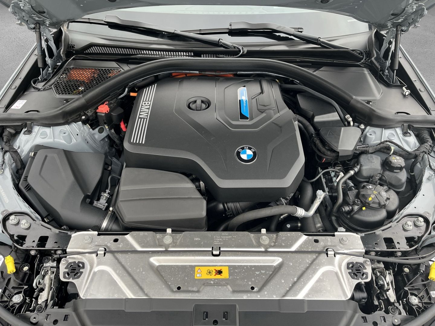 BMW 330 e xDRIVE TOURING M SPORT 18''LC PROF PANO AH