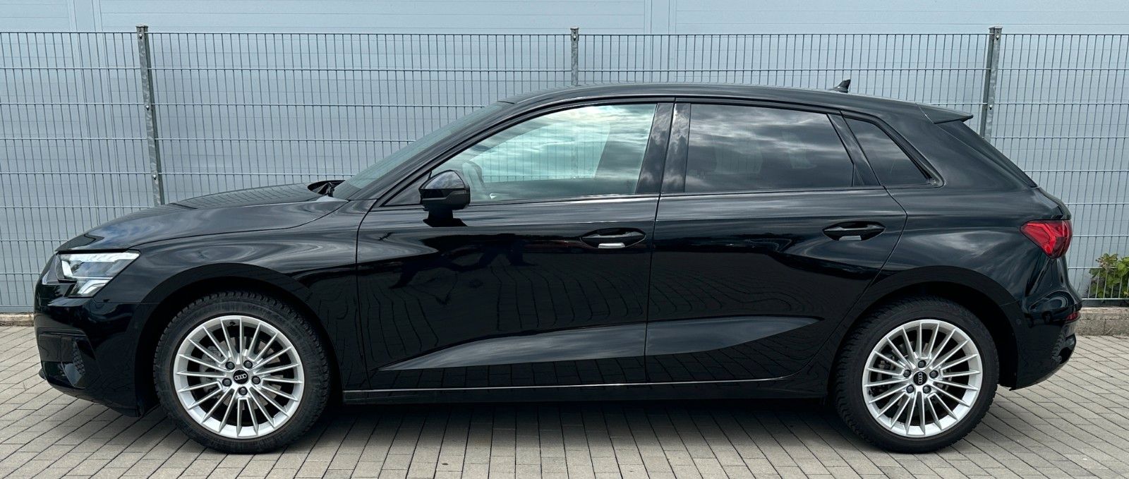 Audi A3 Sportback 35 TFSI LEDER,NAVI,SPUR,ABSTAND,