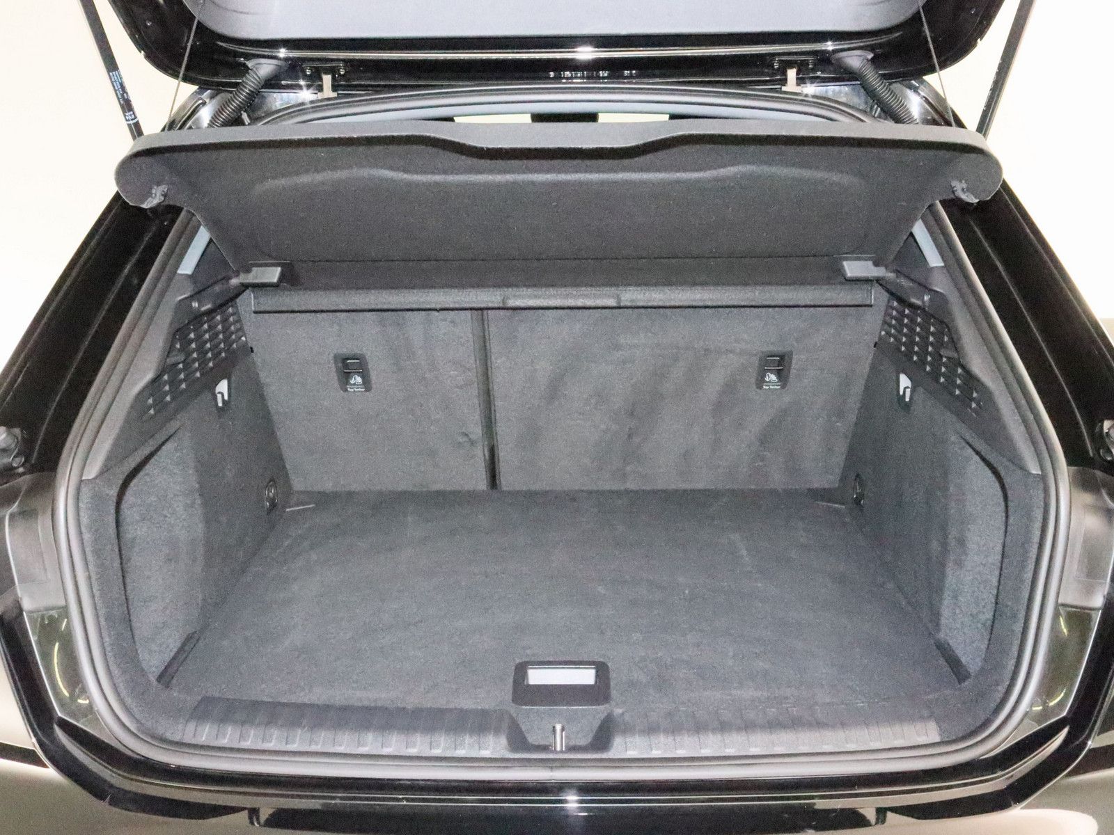 Audi A3 Sportback 30 TDI S line - Samsaru's Car Outlet
