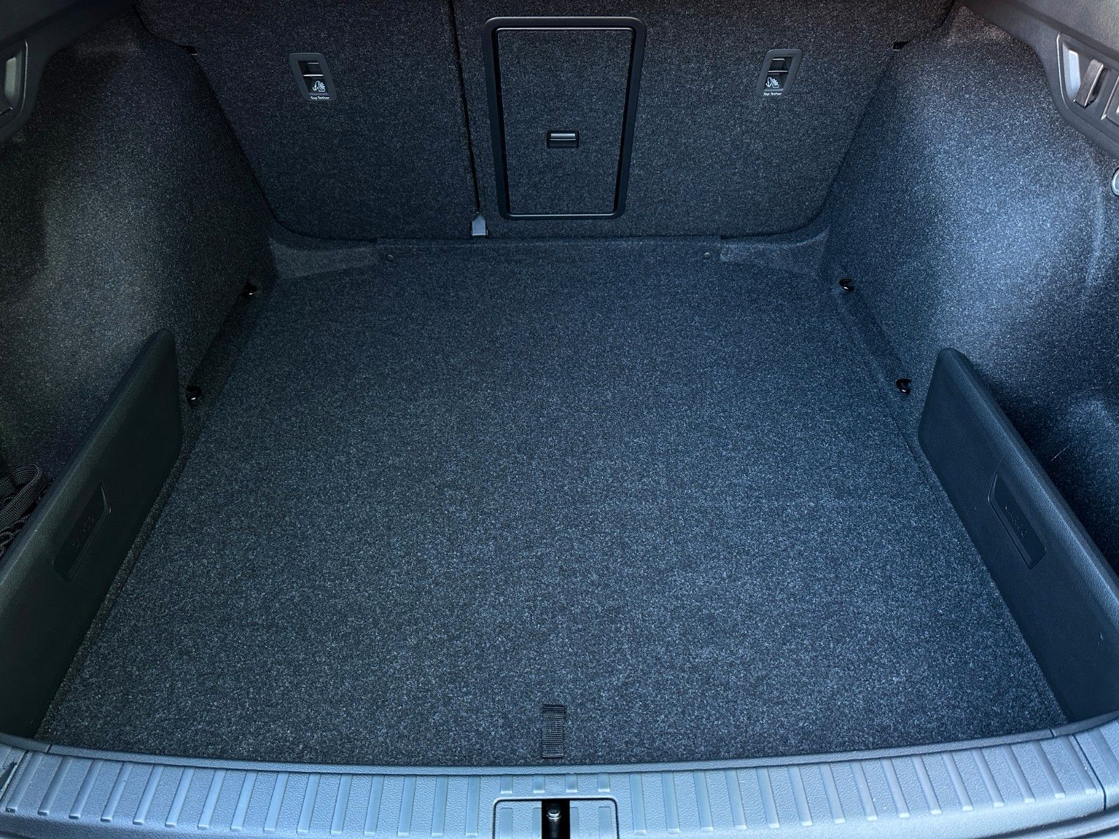 Skoda Octavia Combi RS 2.0TSi DSG - Samsaru's Car Outlet
