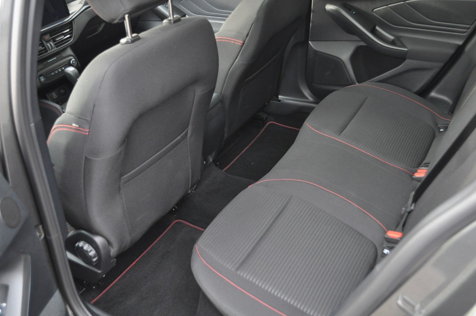 Ford Focus Turnier ST-LINE X/AUT/LED-MATRIX/PANODACH