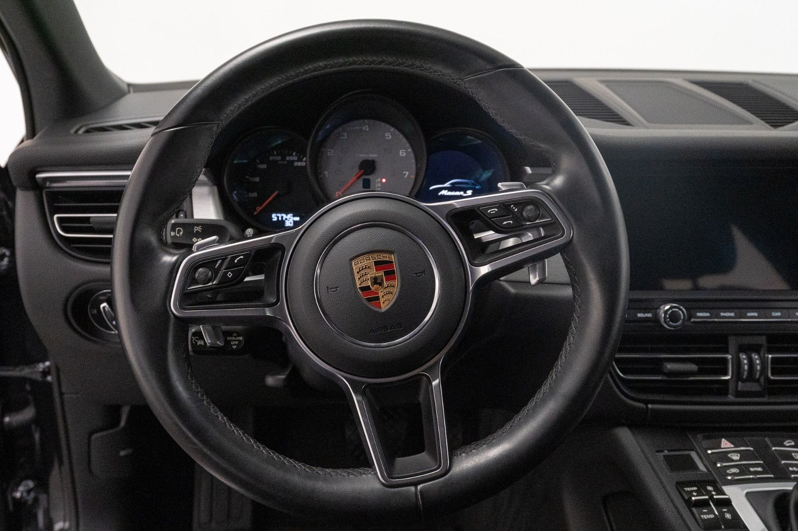 Porsche Macan S - Samsaru's Car Outlet