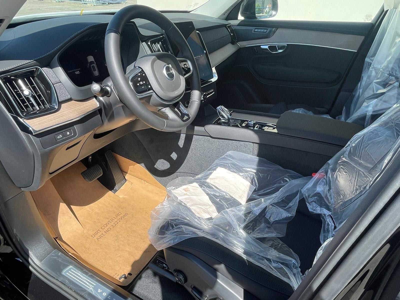 Volvo XC 90 T8 PLUS AWD - Samsaru's Car Outlet