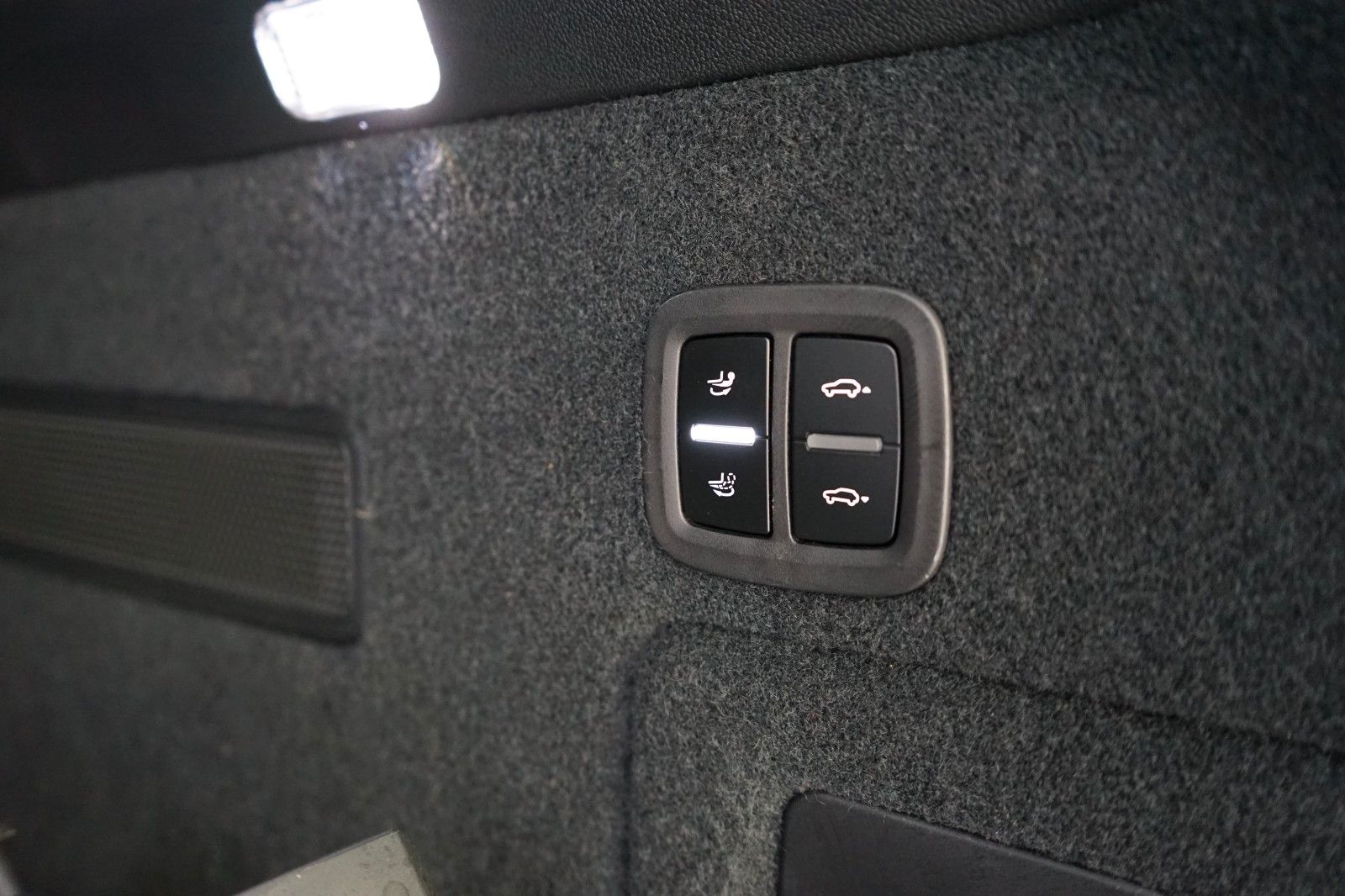 Porsche Cayenne E-Hybrid/P-Display/18W/HeadUP/AHK/HD/360