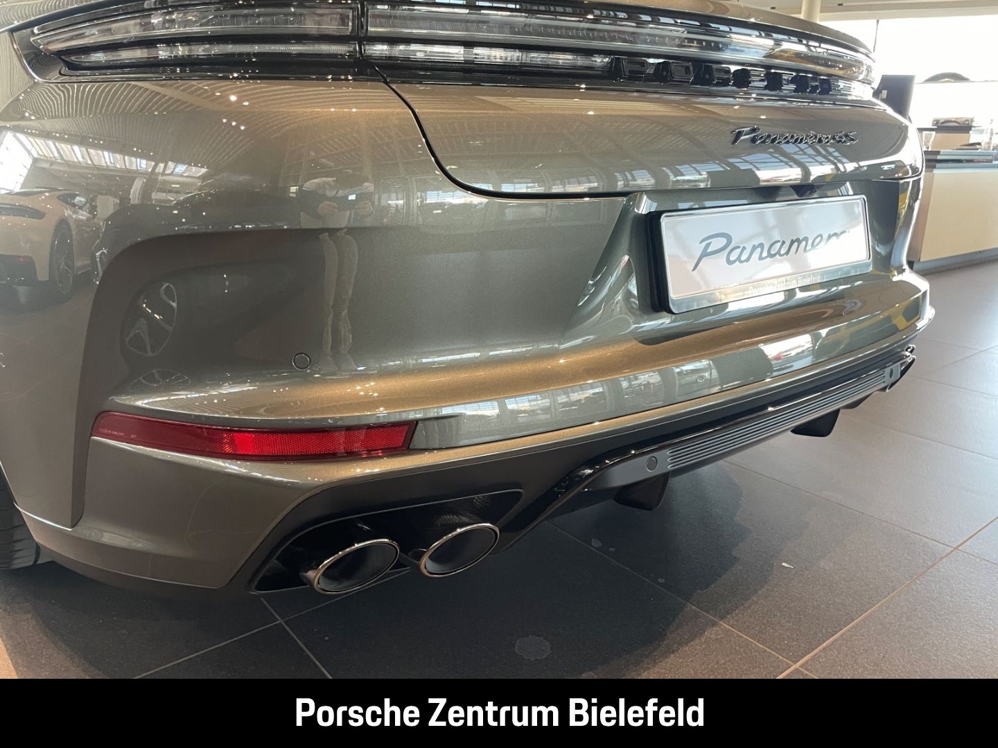 Porsche Panamera 4S E-Hybrid Surround-View Luftfederung