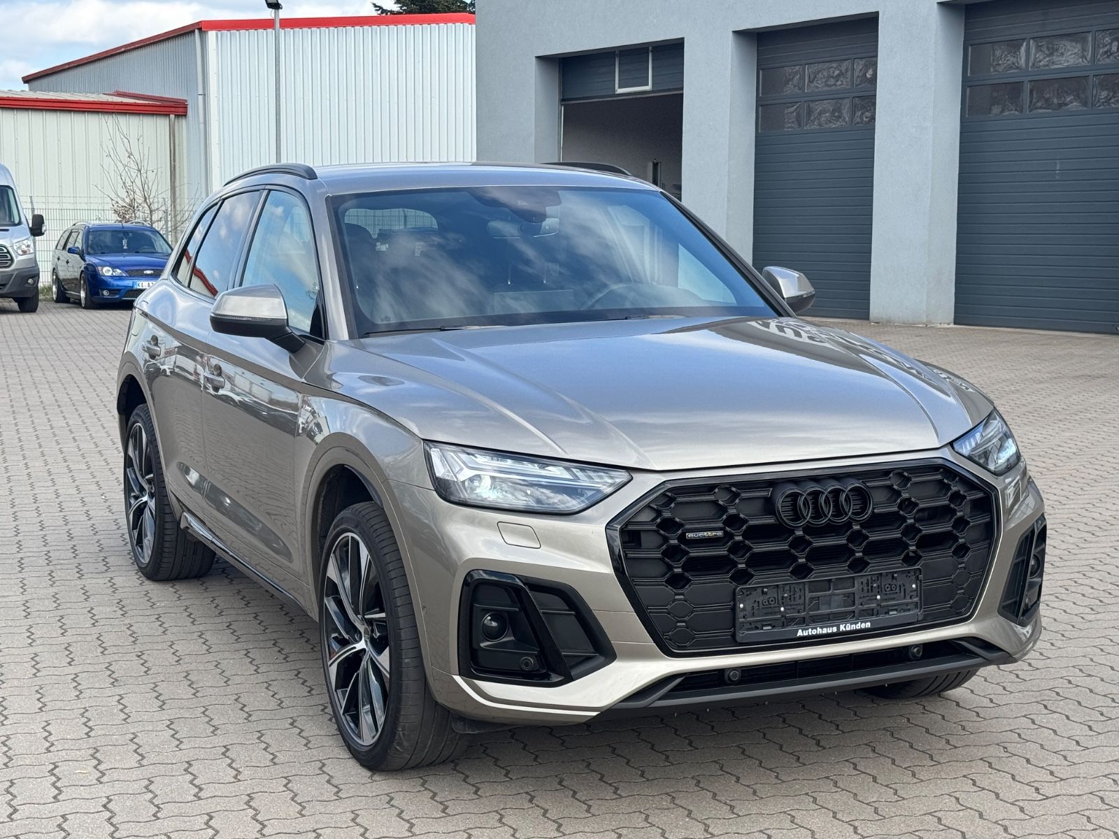 Audi Q5 40 TDI quattro S line - Samsaru's Car Outlet