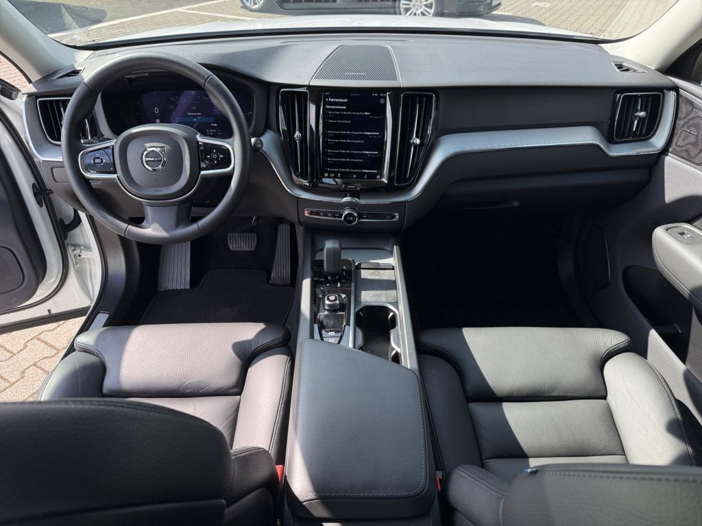 Volvo XC60 T8 AWD Recharge Plus Dark - Samsaru's Car Outlet