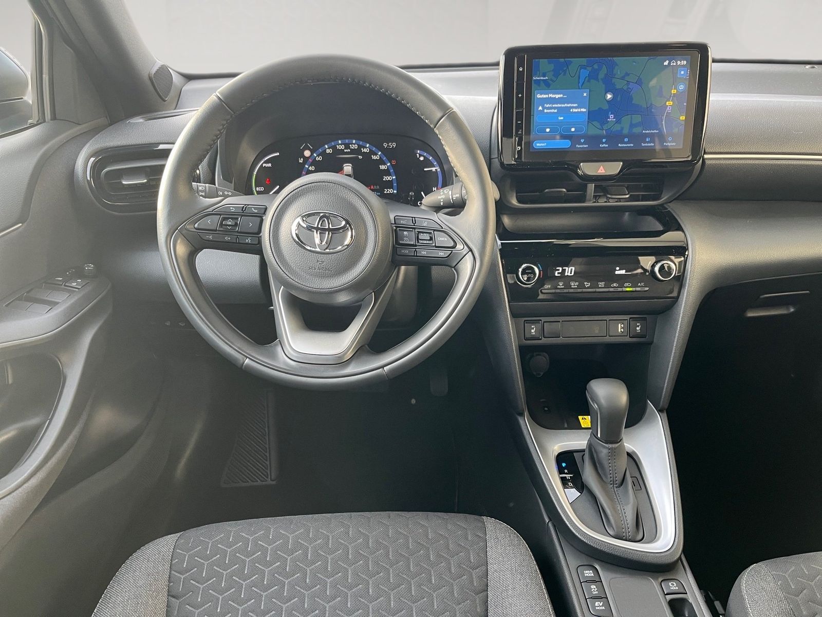 Toyota Yaris Cross 1.5 Hybrid Team D Winter Safety