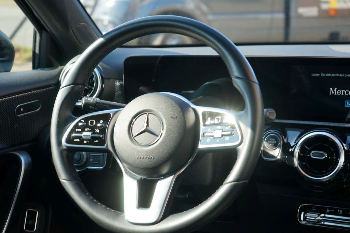 Mercedes-Benz A 200 d A -Klasse Lim.Progressive - Samsaru's Car Outlet