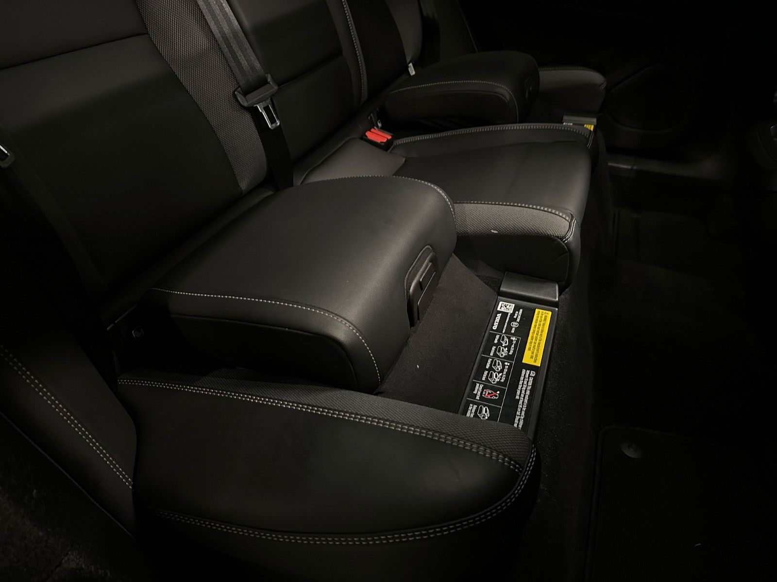 Volvo XC60 Plus Black Edition AWD*21Zoll*PANORAMA*AHK*