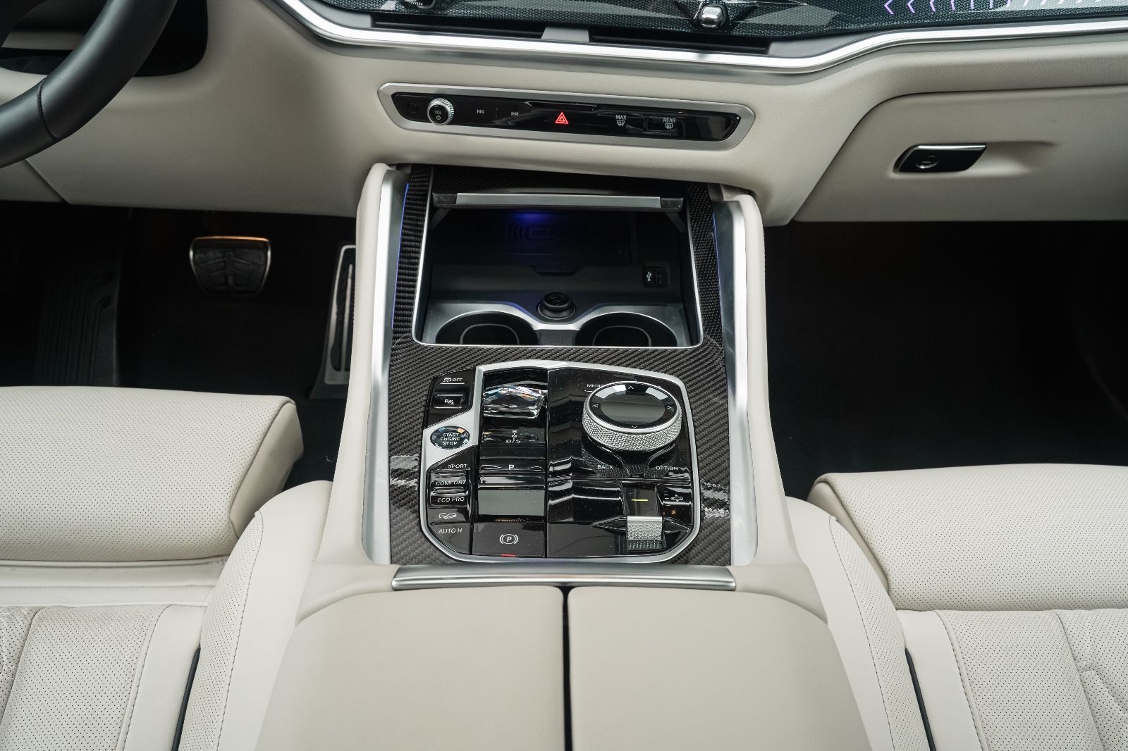 BMW X6 40d M SPORT PRO.LUFTFEDER.SOFTCL.PANO.AHK.22"