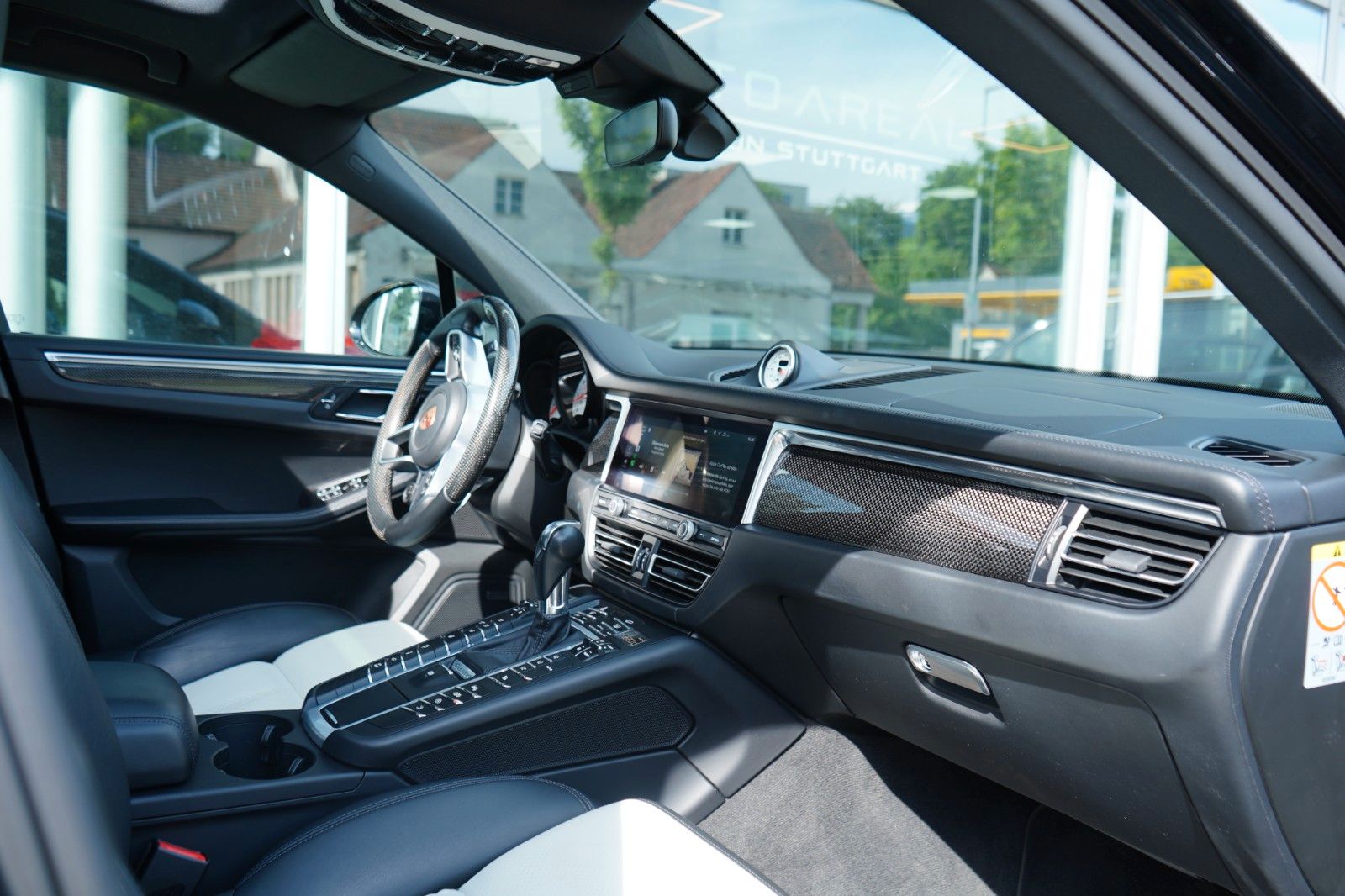 Porsche Macan S - Samsaru's Car Outlet