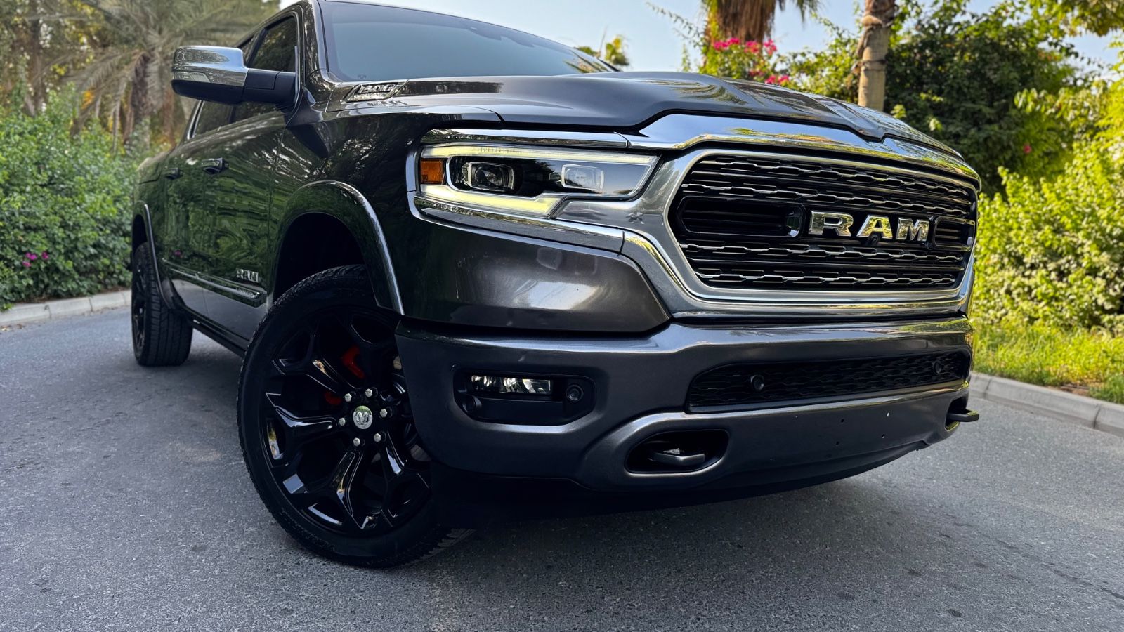 Dodge LIMITED*LPG*CARFAX*HEADUP*LUFT*RAMBOX*360°KAME