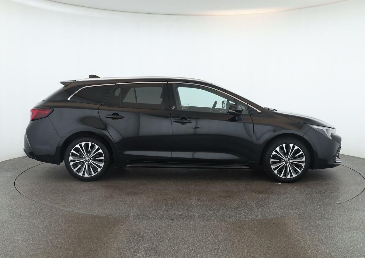 Toyota Corolla Touring Sports 2.0 CVT Team D Navi Kam