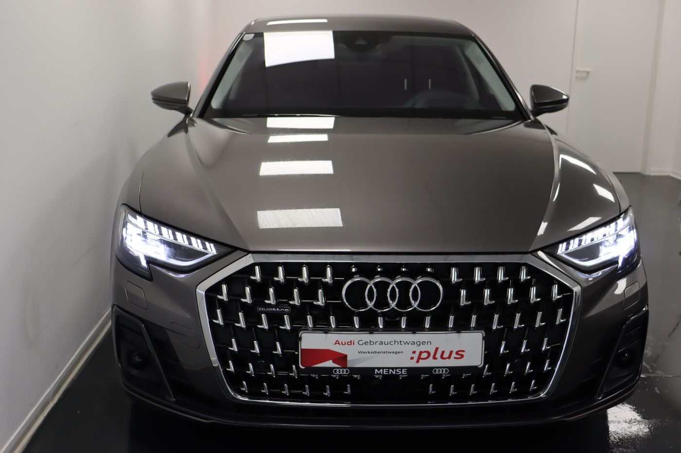 Audi A8 lang 60 TFSI e quattro tiptronic - Samsaru's Car Outlet