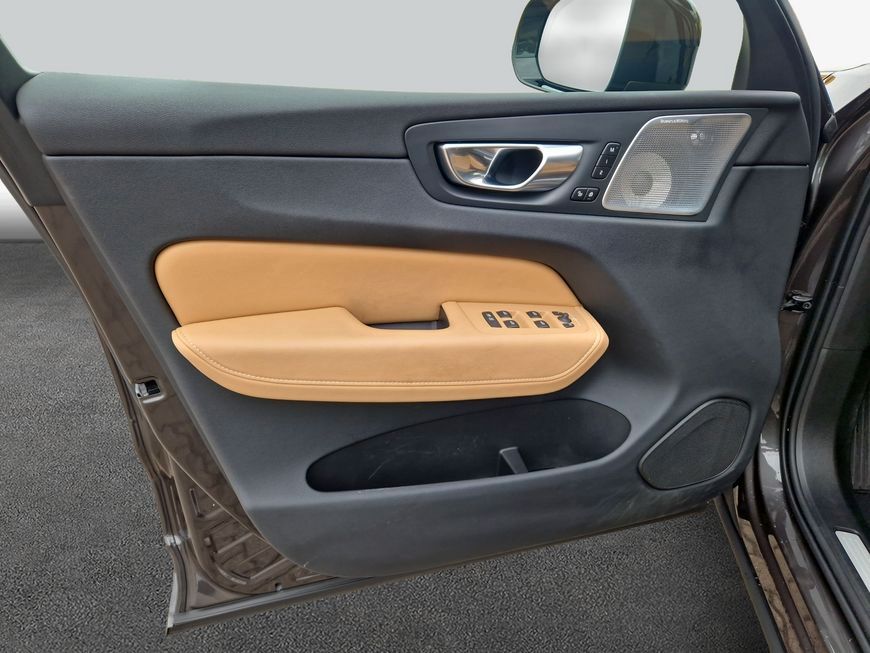 Volvo XC60 B4 D AWD Ultimate Dark Standheiz Nappa Led.