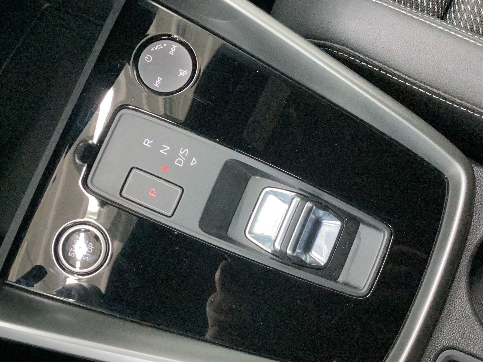 Audi A3 Sportback 45 TFSI e S LINE LM17 SPORTSITZE SI