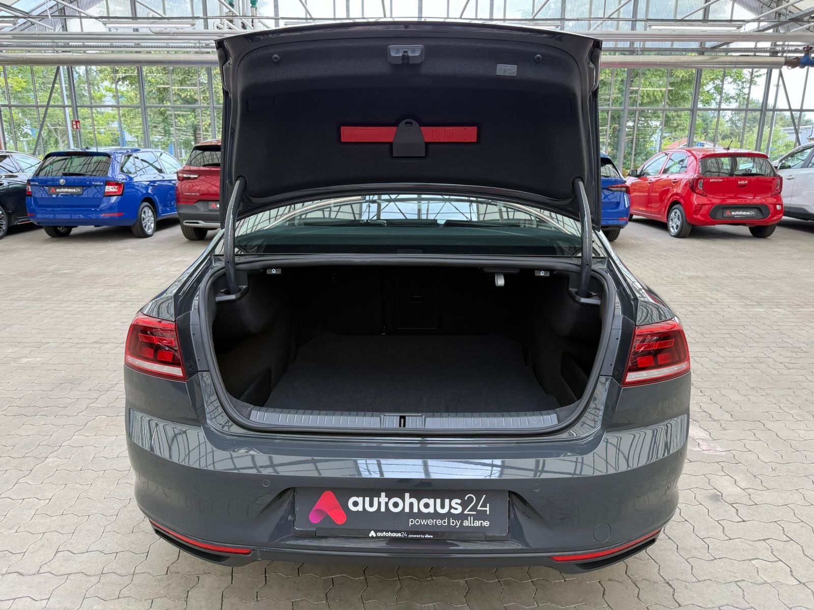 Volkswagen Passat 2.0 TDI Business DSG - Samsaru's Car Outlet