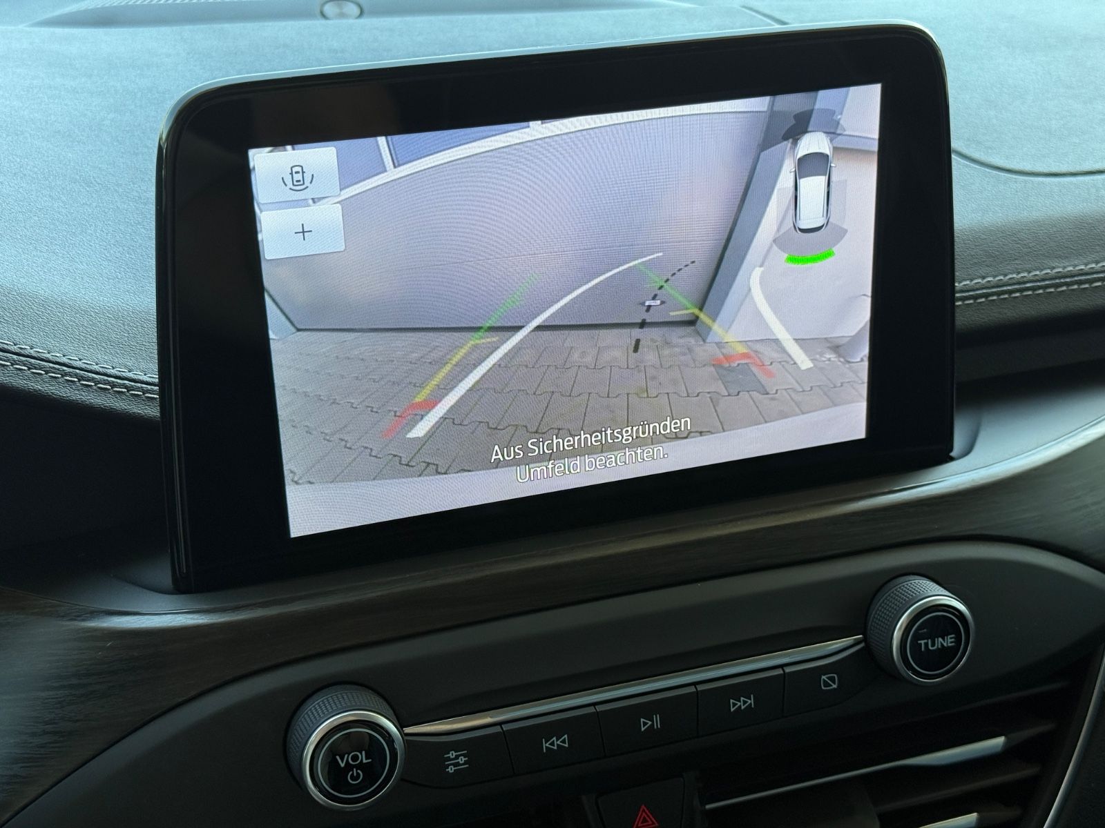 Ford Focus 2.0 Vignale - Samsaru's Car Outlet