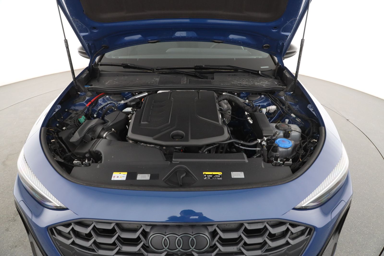 Audi A5 Avant e hybrid quattro S tronic S line | AHK