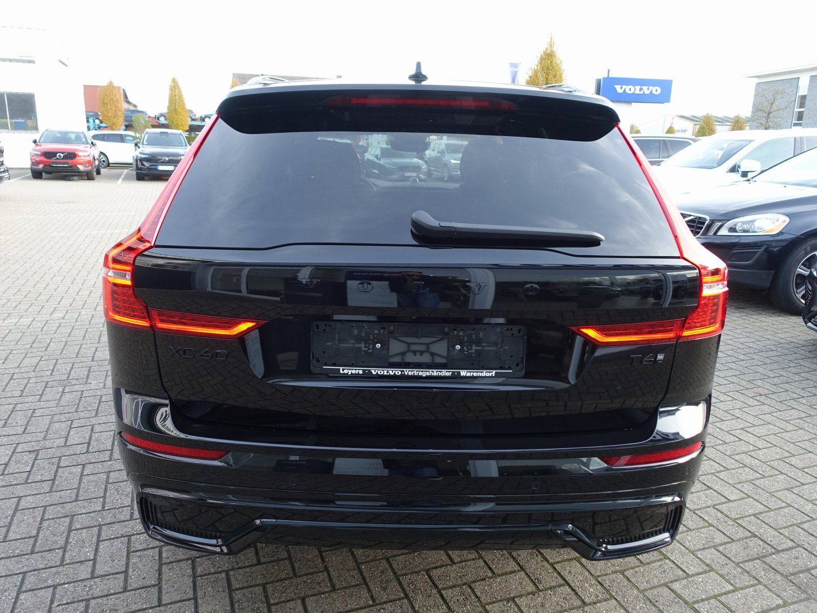 Volvo XC60 Black Edition Plus T6 AWD/360°/Pano/H&K/BLS