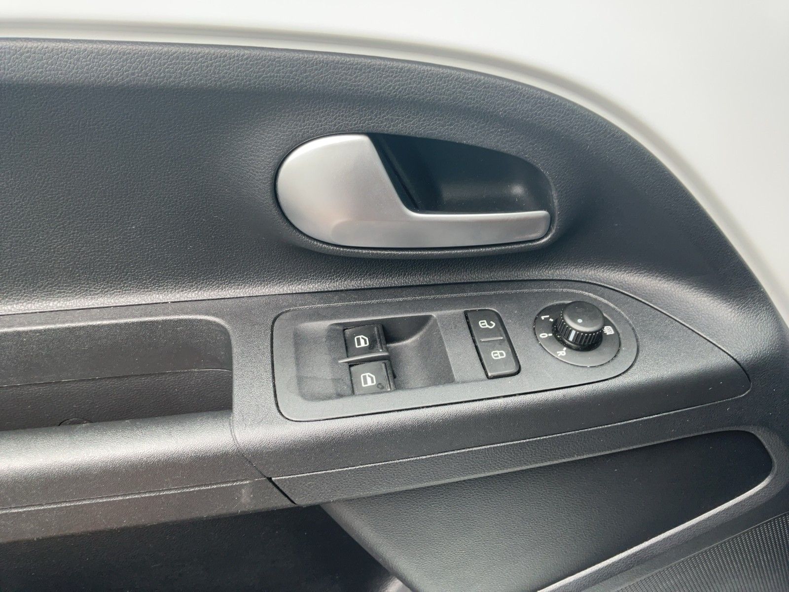 Volkswagen up! e-up! Active - Samsaru's Car Outlet