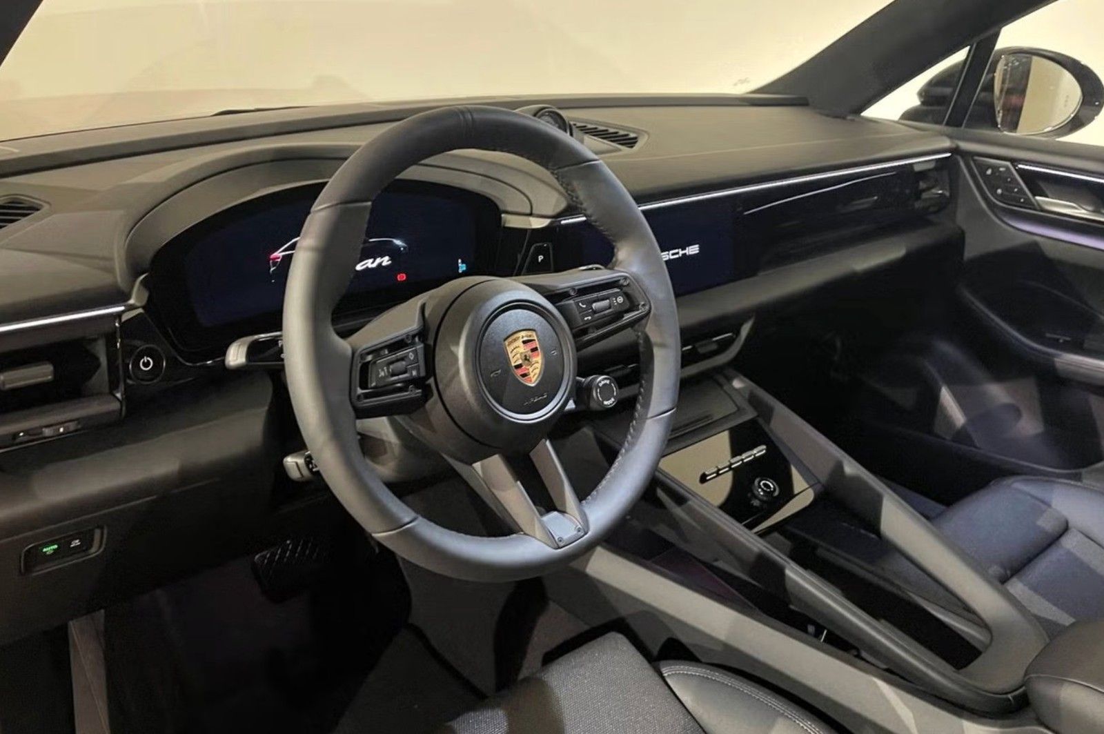Porsche Macan Electric 4