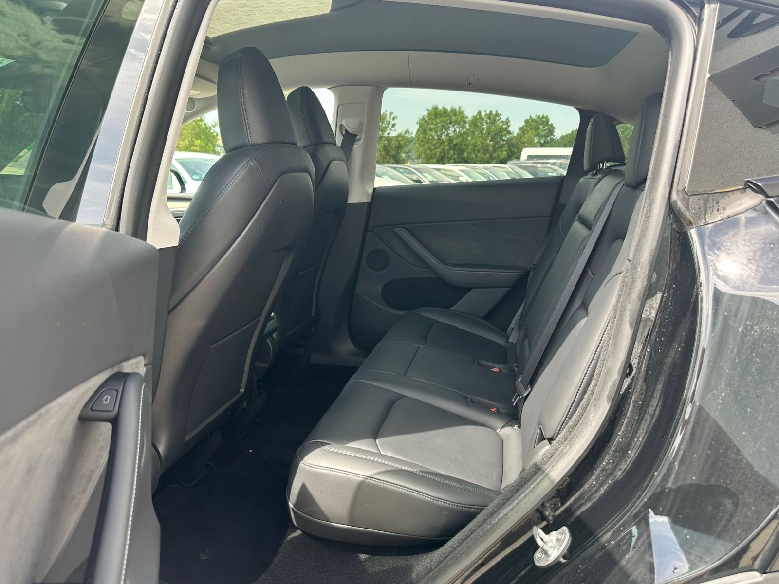 Tesla Model Y Long Range Dual AWD