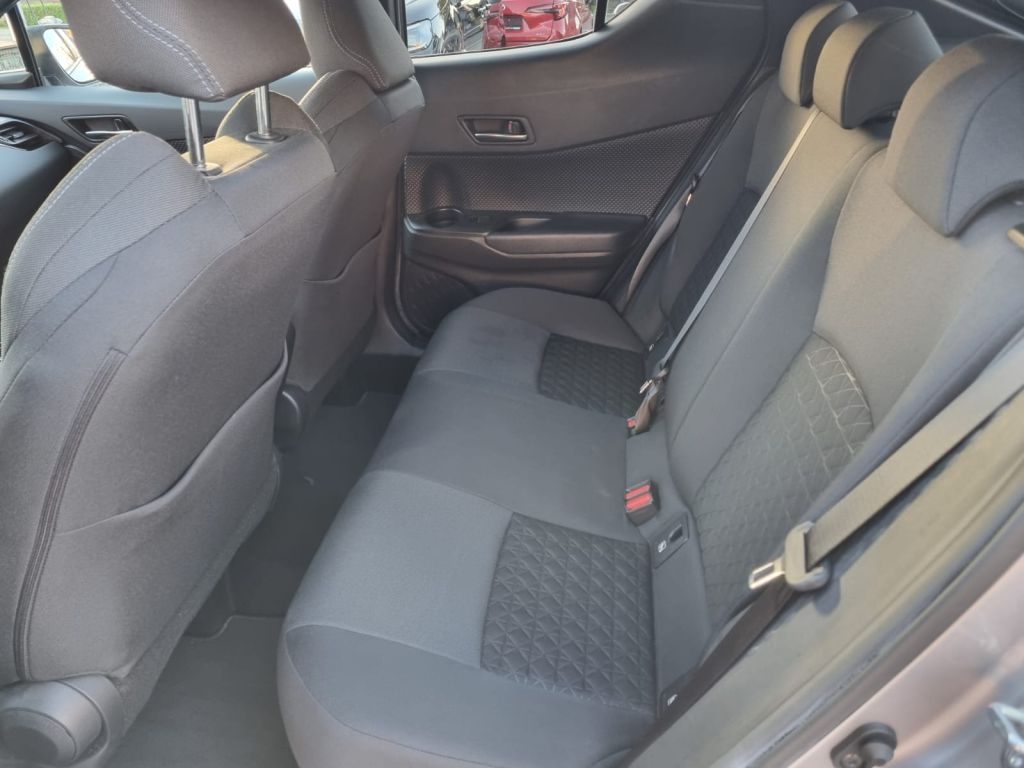 Toyota C-HR 2.0 Hybrid - Samsaru's Car Outlet