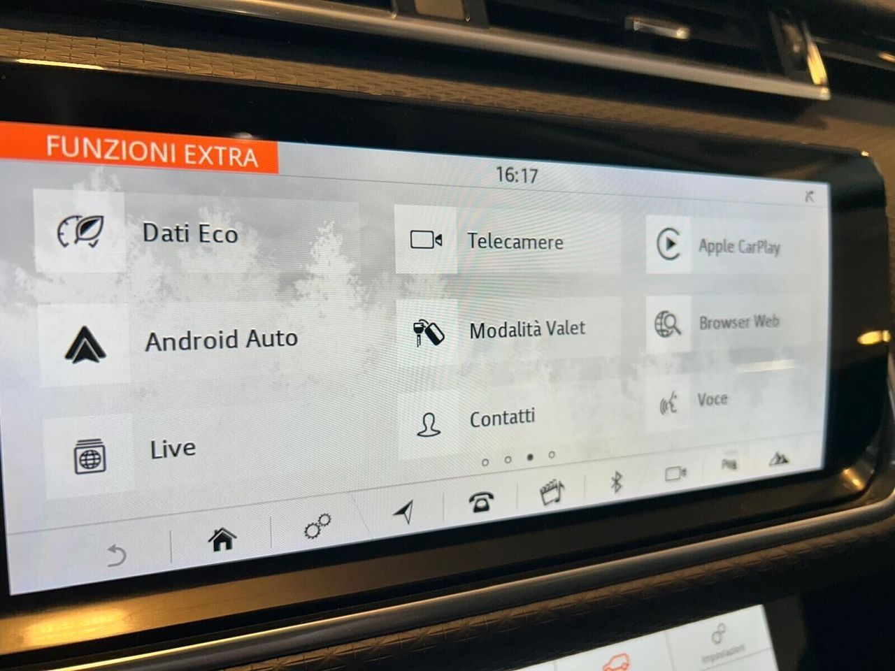 Range Rover Velar S 2.0D - Samsaru's Car Outlet