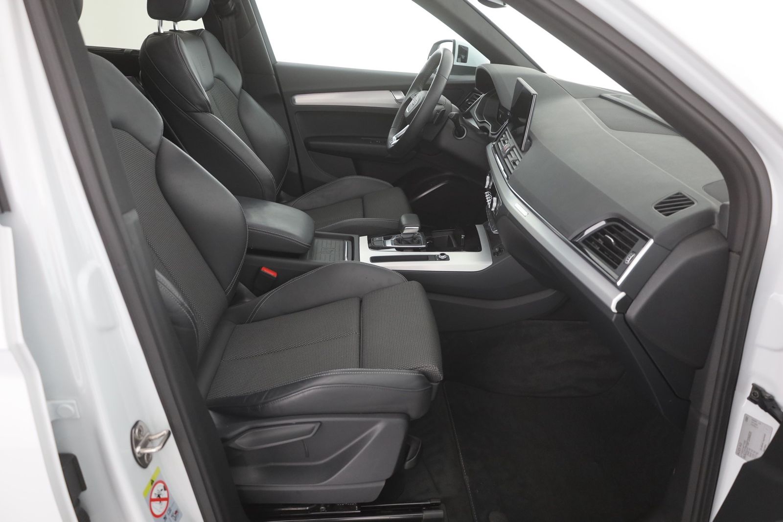 Audi Q5 Sportback S-Line 45 TFSI quattro s-tronic - Samsaru's Car Outlet