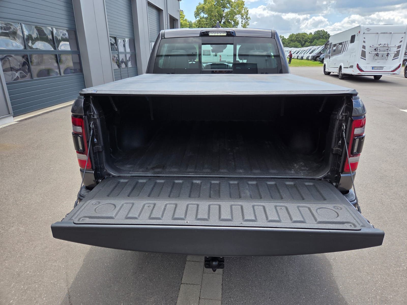 Dodge RAM 1500HEMI 5.7 4x4Limited Night Edition SSD