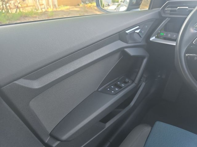 Audi A3 Sportback 35 TFSI Alu LEDScheinw. NaviPlus Si