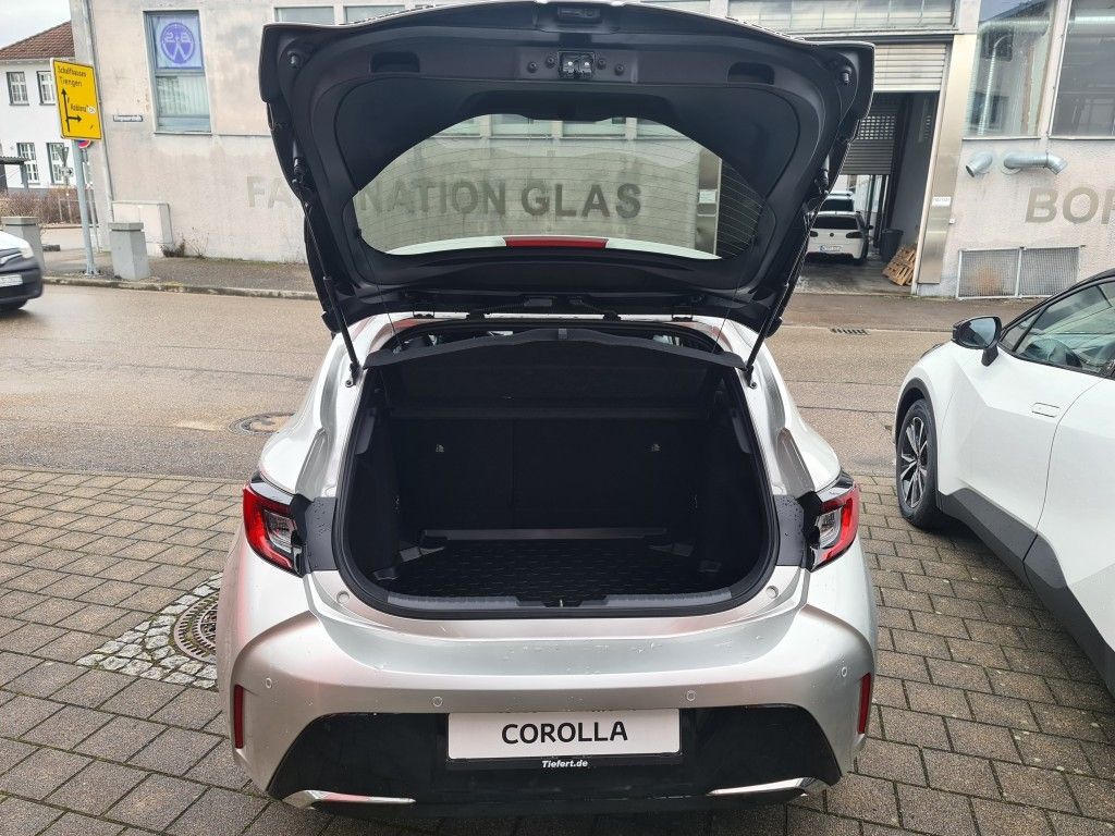 Toyota Corolla 1.8 Hybrid Team D