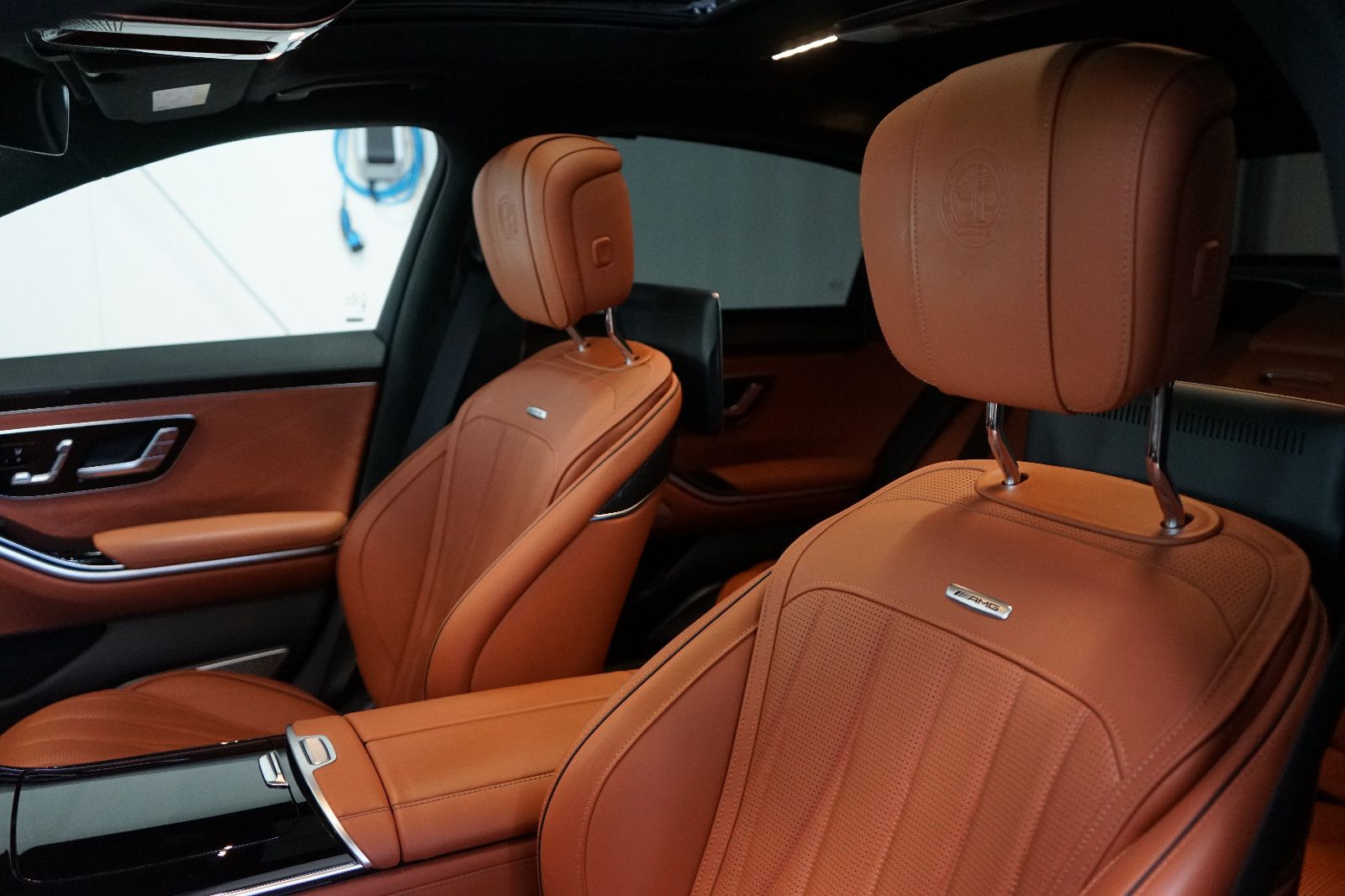 Mercedes-Benz S 63 AMG E-Performance 4M+ L Massage+TV+Panorama