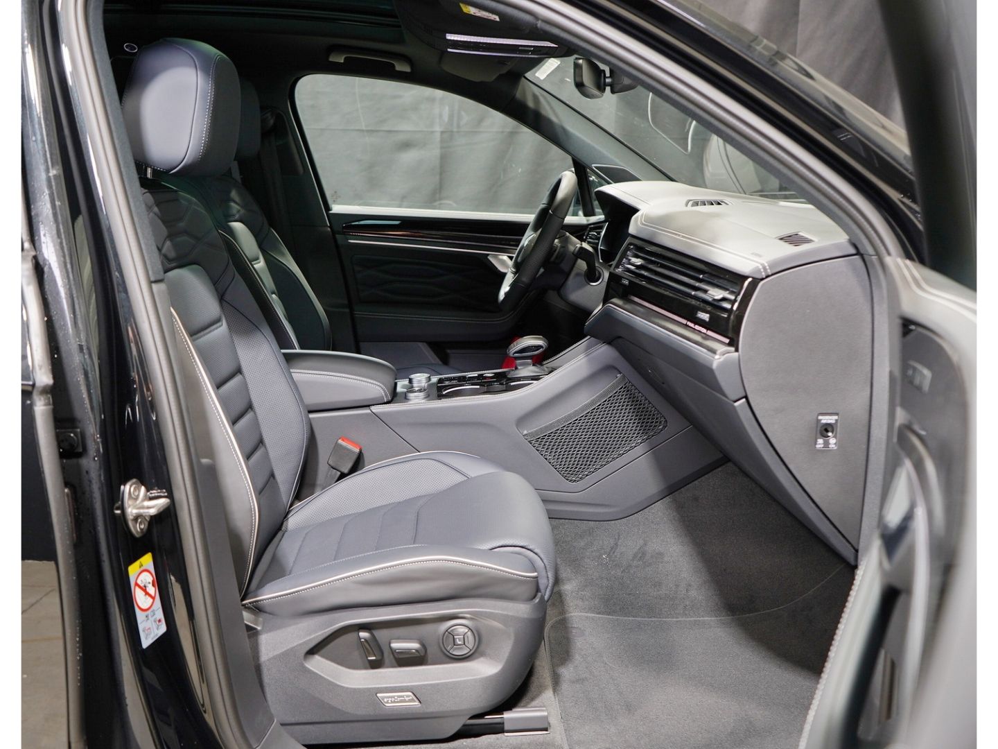 Volkswagen Touareg R-Line 3.0 TDI 360 Pano AHK