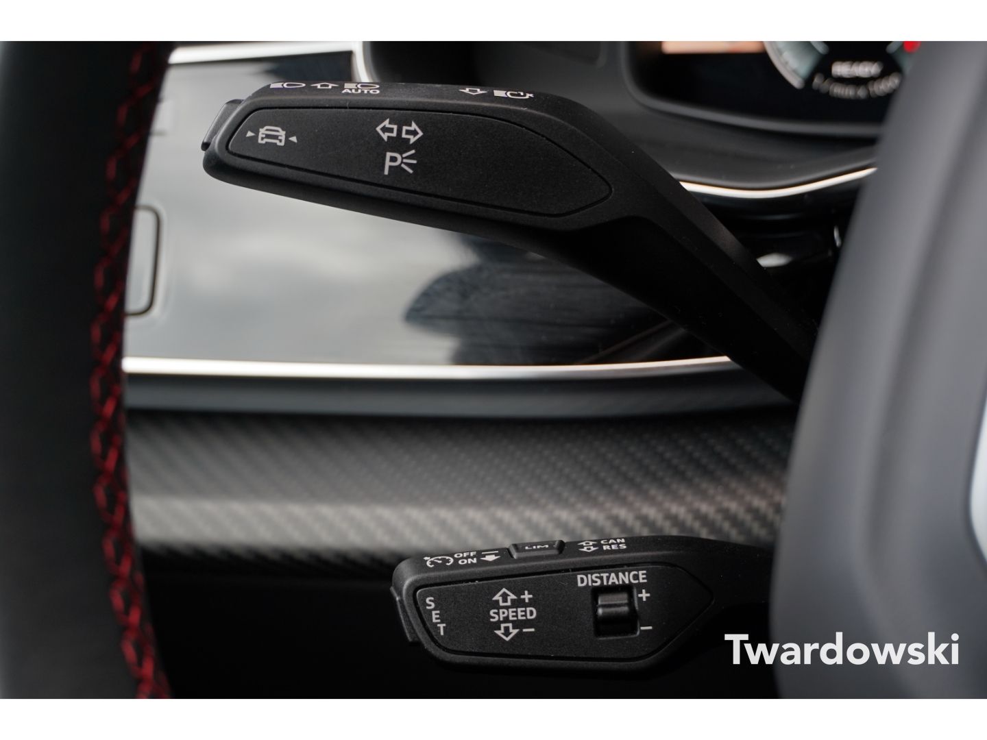 Audi Q8 50 TDI S line Pano HUD Matrix 23'' B&O AHK 36