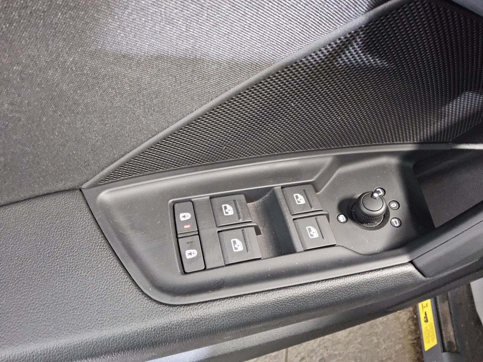 Audi A3 SB 30 TFSI S-Line Navi LED ACC vc Shz