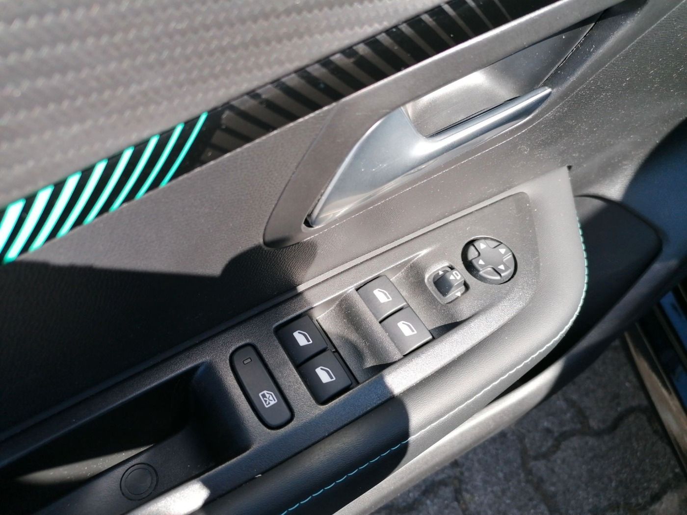 Peugeot 208 e- Allure - Samsaru's Car Outlet