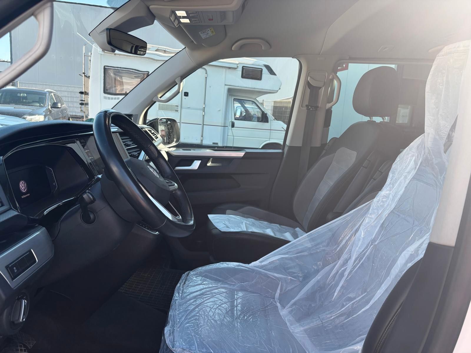 Volkswagen T6.1 Multivan 4Motion - Samsaru's Car Outlet