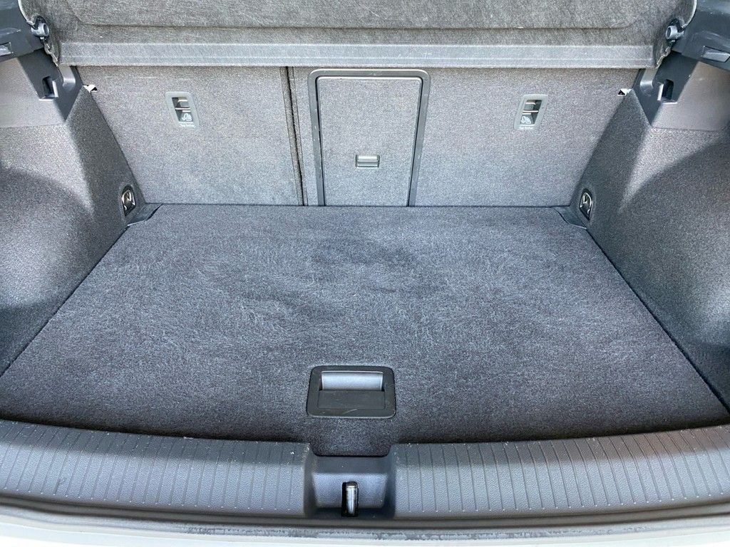 Volkswagen T-Roc 1.0 TSI Life - Samsaru's Car Outlet
