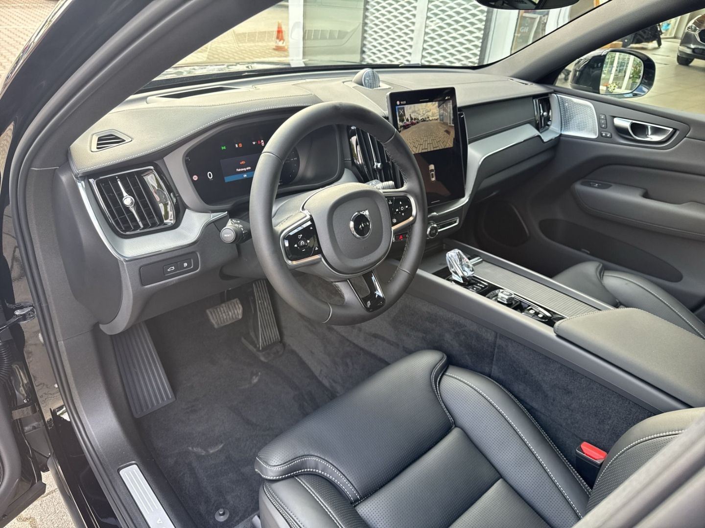 Volvo XC60 Ultra Black Edition Recharge Plug-In Hybrid