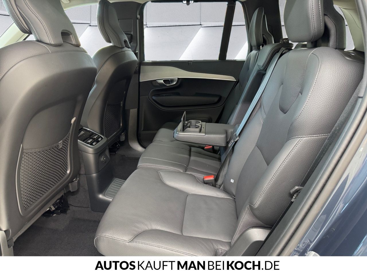 Volvo XC90 T8 Plug-In AWD Plus Dark - Samsaru's Car Outlet