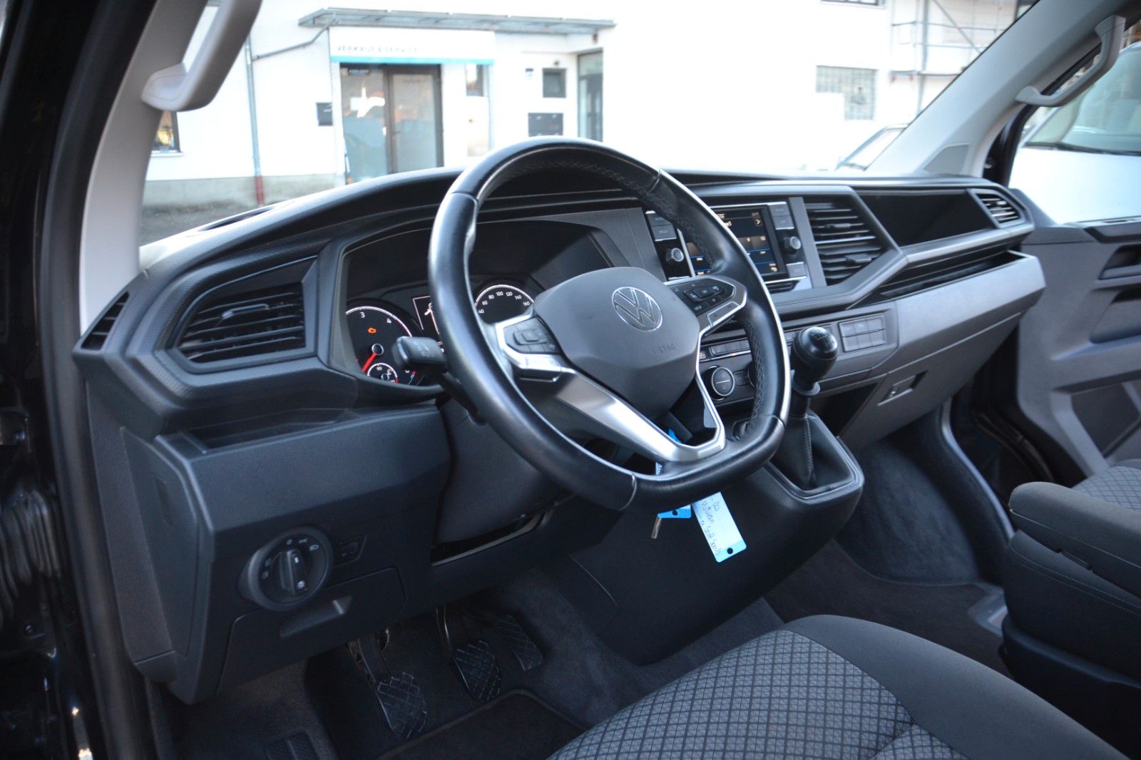 Volkswagen T6.1 Multivan - Samsaru's Car Outlet