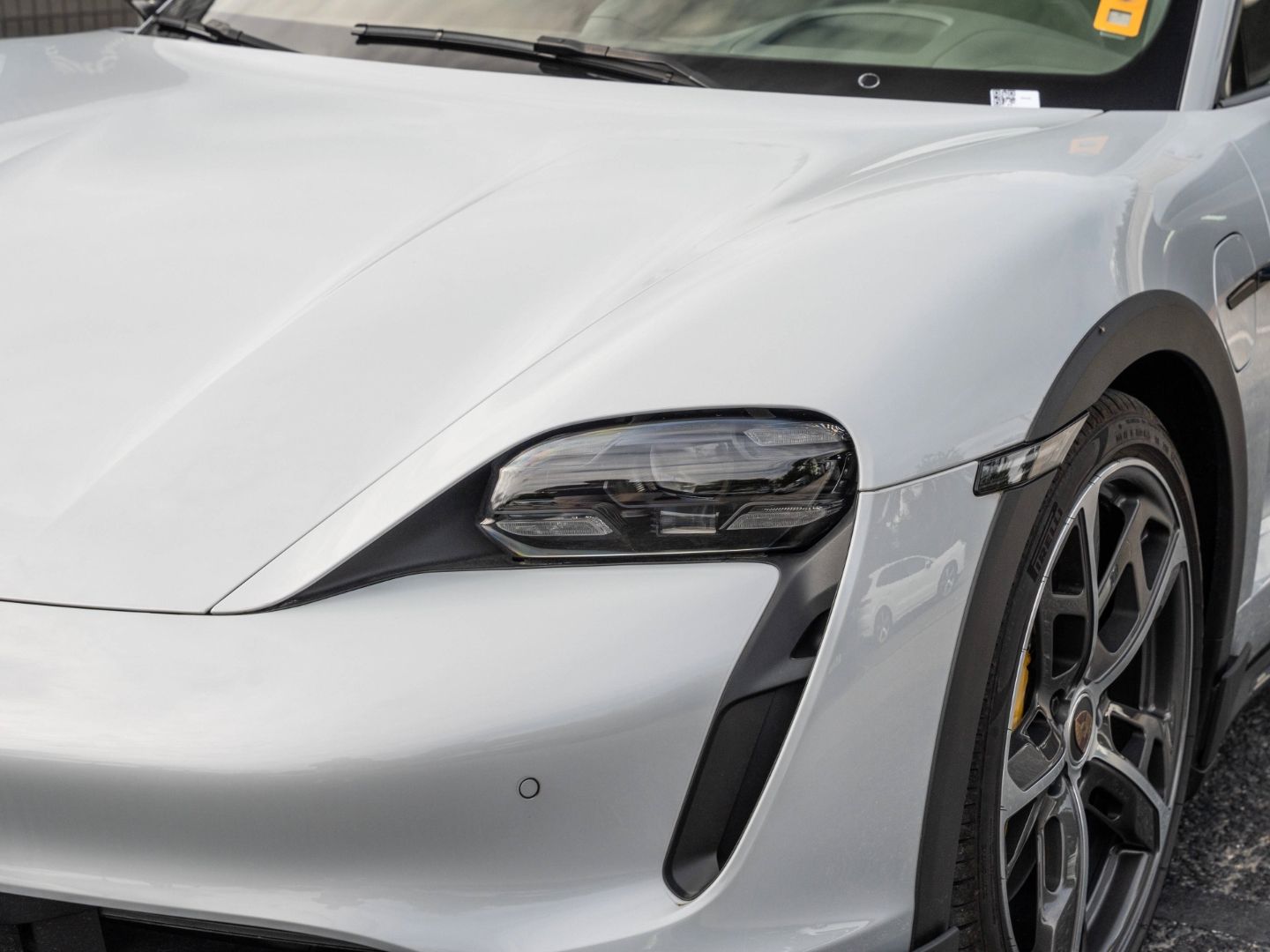 Porsche Taycan Turbo S Cross Turismo Burmester InnoDrive