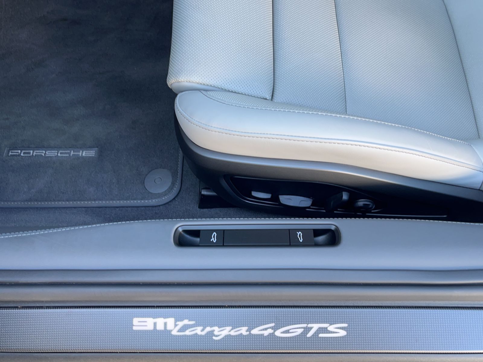 Porsche 992 Targa 4 GTS - Samsaru's Car Outlet