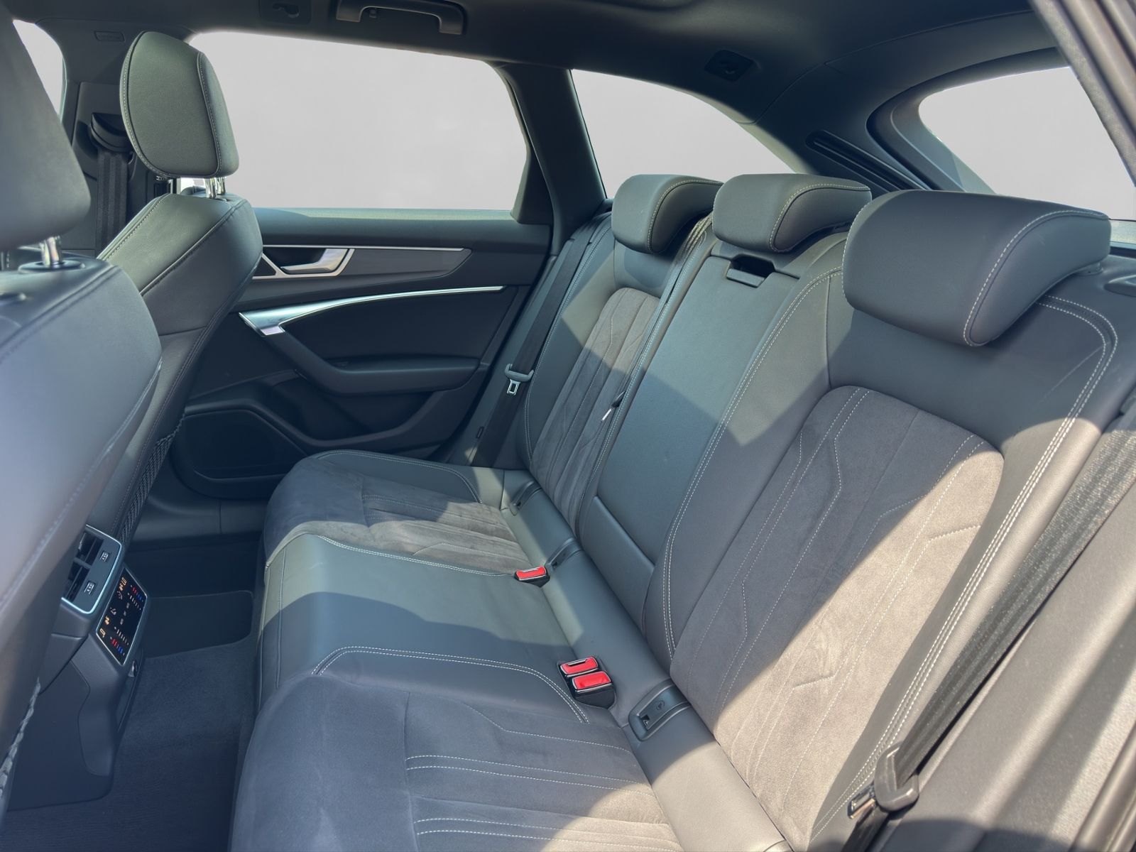 Audi A6 Avant 50 TDI quattro S line - Samsaru's Car Outlet
