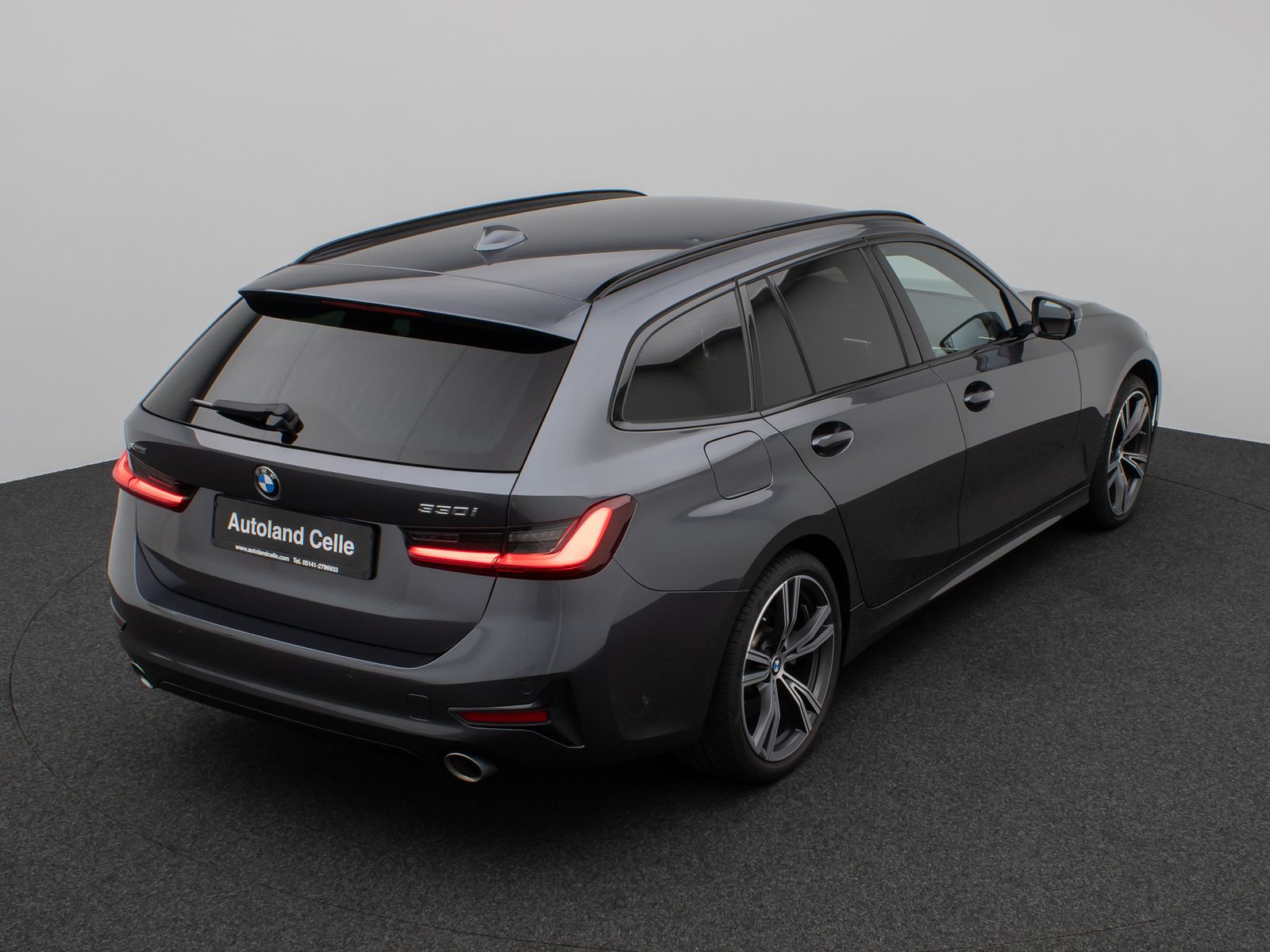 BMW 330i xD SportLine - Samsaru's Car Outlet